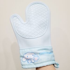 Brand New Sanrio Cinnamoroll Silicone Oven Mitt Glove Blue